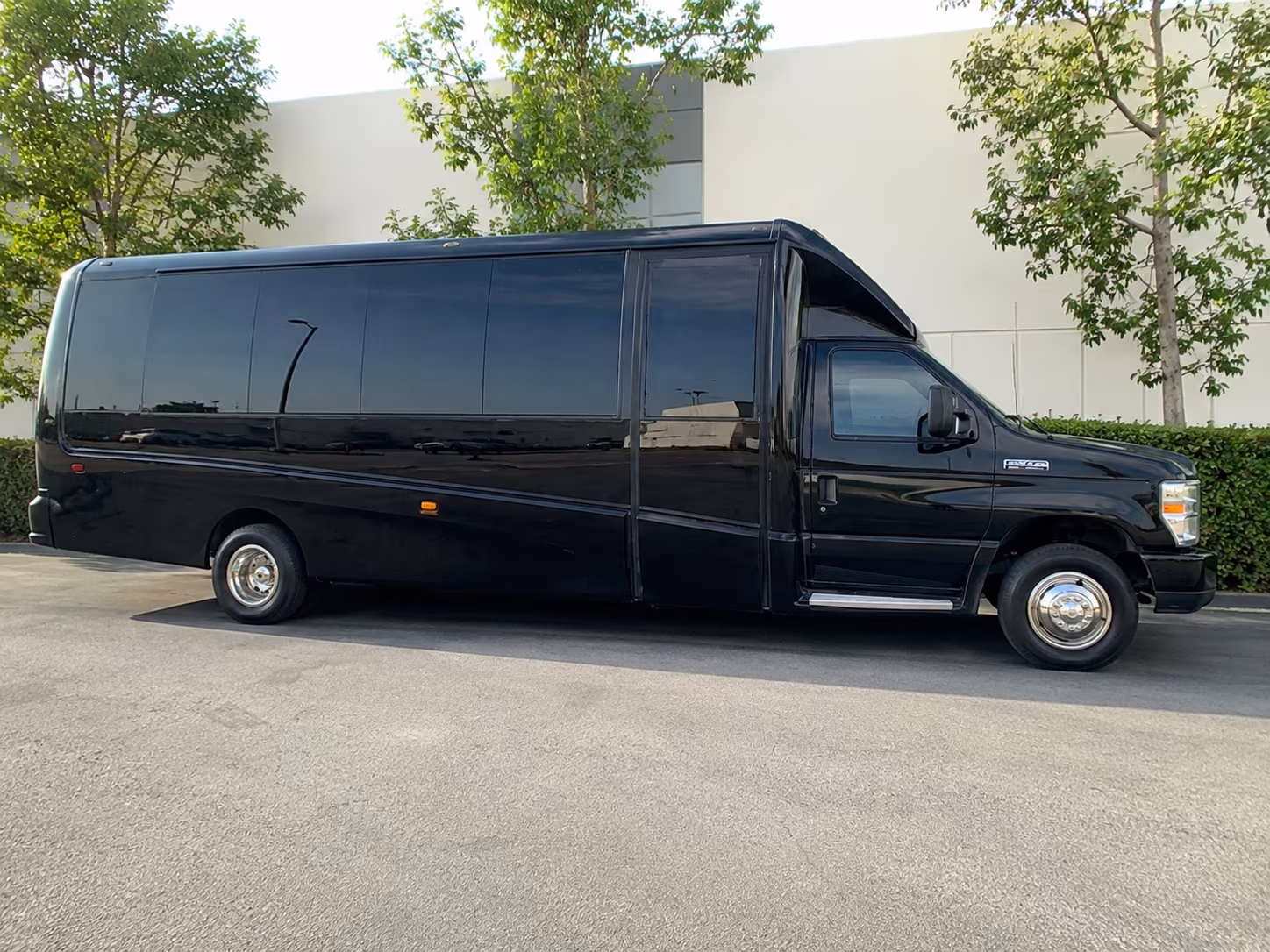 centennialcharterbuscompany com helps you find the right wedding bus for your centennial celebration