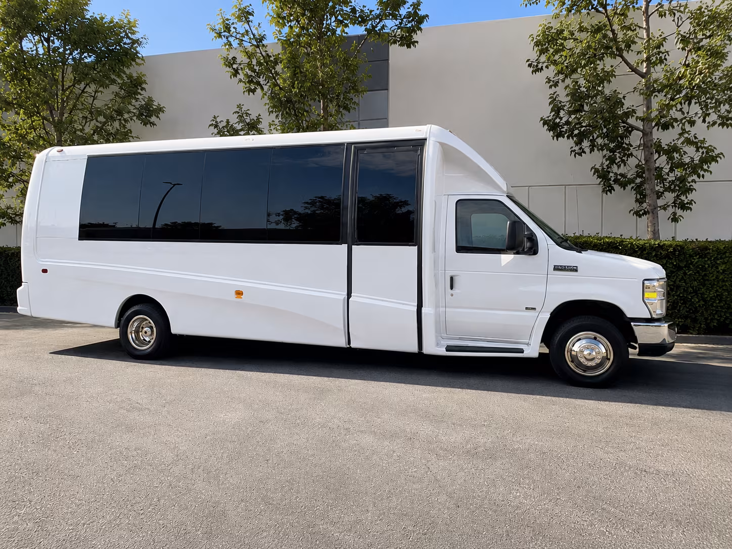 how starting location and deadhead affect charter bus rates in centennial