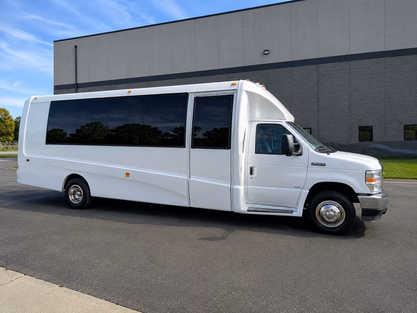 how the type of bus changes the price in centennial colorado